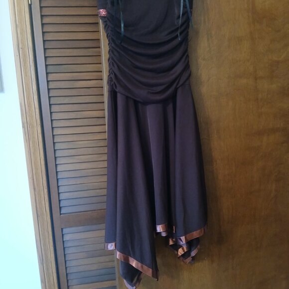 City Triangle Burgundy Purple trim, sequin, size M - Picture 2 of 3